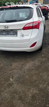 bouraný Hyundai i30 CW - 2