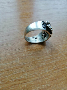 Prsten stříbrný - tři květy s kameny, vnitřní průměr prstenu - 2