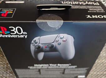 Dualsense PS5 30th anniversary - 2
