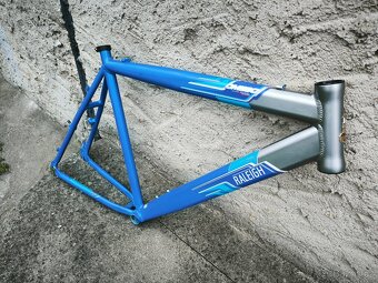 26 rám Raleigh vel. 22-23" Anglie - 2