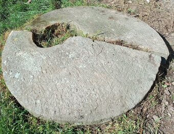 Poklop z pískovce na studnu - 2
