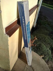 Prodám NOVOU laminátovou podlahu 17,5 m2 - 2