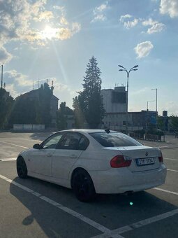 BMW e90 318i 2008 - 2