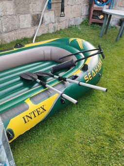 Prodám nafukovací člun Intex délka 3,40M - 2