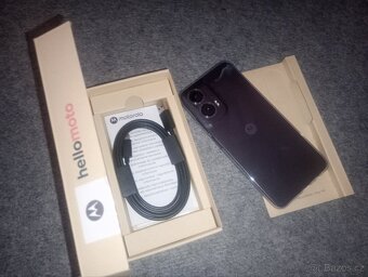 Motorola mobilní telefon - 2