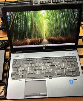 Pracovní stanice HP Zbook 15 + dokovací stanice, VGA upgrade - 2