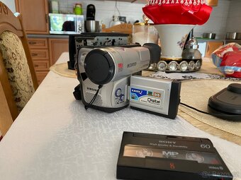 Prodám videokameru Samsung - 2