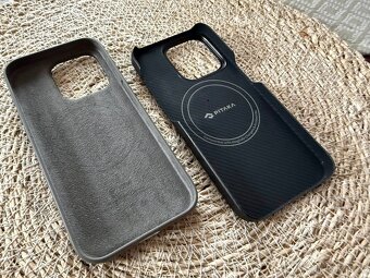 Prodám kryty na iPhone 15 Pro - Pitaka + Apple - 2