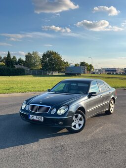 Mercedes-Benz W211 - 2