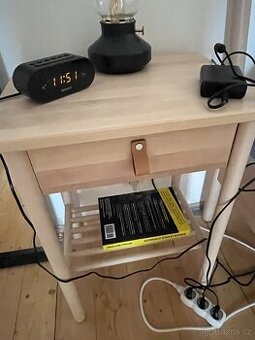 BJÖRKSNÄS postel 180×200 + 2× noční stolek – výborný stav - 2