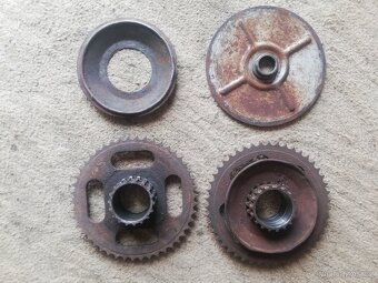 Velká JAWA-ČZ 250/353, 350/354 kývačka,originál rozety jedna - 2