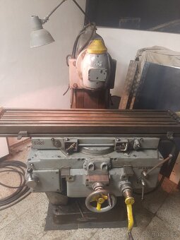 Fréza FU-2/3 korejská + bohaté prislusenstvi - 2