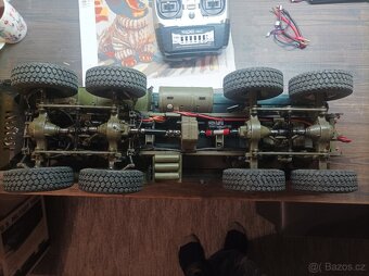 RC model 8x8 truck trial - 2