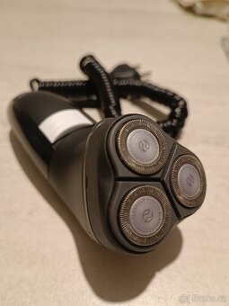 Philips HQ6906 holící strojek - 2