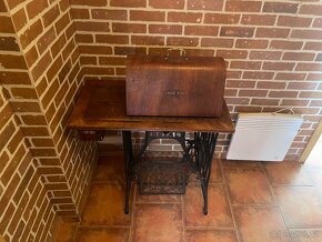 retro šicí stroj Royal - 2