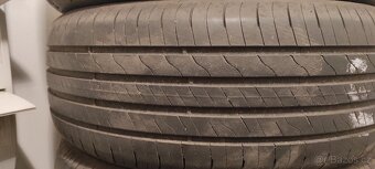Goodyear EfficientGrip Performance 2 215/55 R17 98W - 2