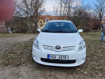 Toyota Auris 1,6 benzín, hatchback - 2