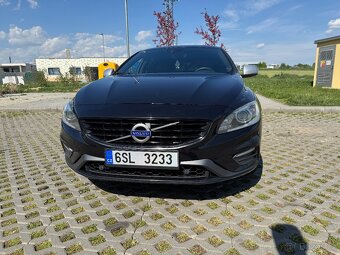 Volvo V60 D5 165 kW R-design - 2