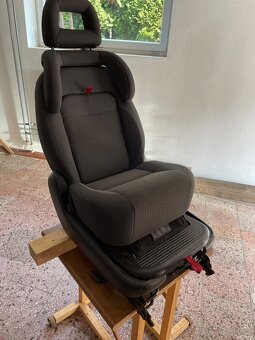Sedadlo do vozu SHARAN s možností rozložit jako děckou sedač - 2