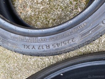 Pneu 225/45 R17 - 2