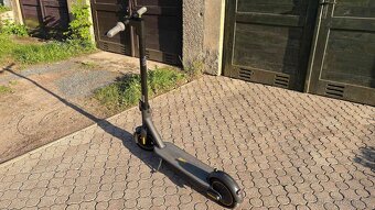Elektrokoloběžka Ninebot KickScooter Max G30 - 2