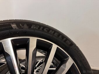 original alu letní škoda Karoq r18 Trinity - 2