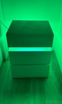 NOVÝ NOČNÍ STOLEK S LED OSVĚTLENÍM - 2