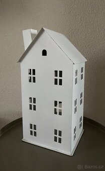 Domek, bílý, plechový - 2