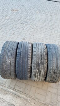Letni Pneumatik 235/40r20 - 2