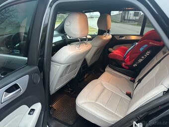 Volkswagen Multivan spací verze webasto top stav. - 2