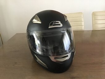Prodám přilbu na motorku velikost XXL pánskou - 2