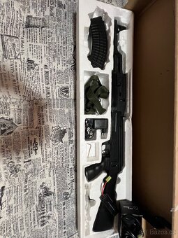 AK-47 Airsoft (kov/plast), zánovní, s doplňky - 2