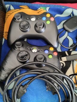 Xbox360 ovladačem a hrana plně fukni 250 giga pamet - 2
