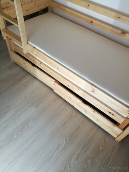 Patrová postel s přistýlkou / dvě postele - masiv - 2