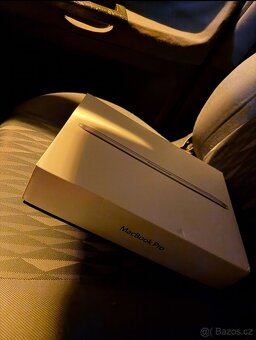 Apple MacBook Pro - 2