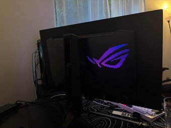 Herní displej ROG Swift PG32UCDM s OLED, 4K a 240 Hz - 2