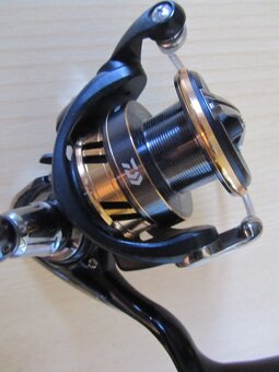 Naviják Daiwa Legalis 2500 D jako nový Levně - 2