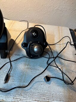 Logitech G29 volant s pedaly a radici pakou - 2