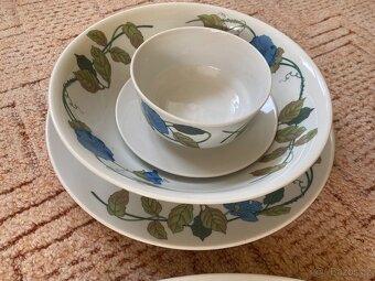 Nova RETRO jidelni souprava- jidelni talire,hrnky,tacy…35 ks - 2