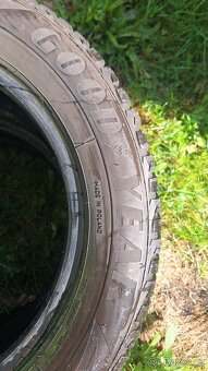 Zimní pneu GoodYear 185/65 R15 - 2