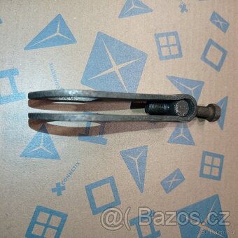 JAWA 350 634 638 640 pravý napínák řetězu - 2