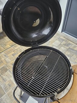 Gril na dřevěné uhlí - 2