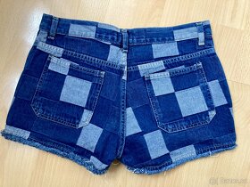 Kostkované džínové šortky zn. Clockhouse vel. 38 - 2