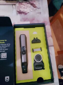 Prodám holicí strojek Philips - 2