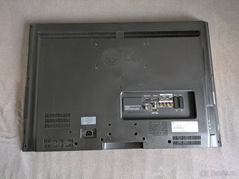 Televizor LG 32LC55 + držák - 2