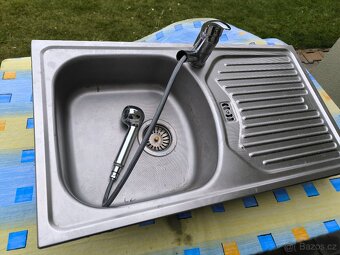 Kuchyňský dřez nerez - 2