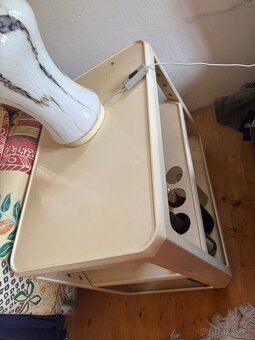 Stylový retro stolek designovy kus - 2