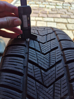 zimni gumy 235/50 r19 - 2