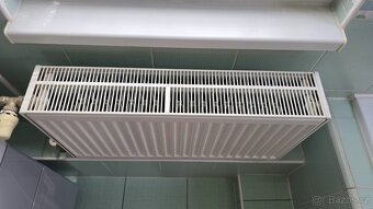 Třídeskový radiátor s termohlavicí - 2