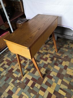 Retro stolek - toaletka - 2
